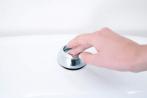 conseils bricolage SOS plomberie ma chasse d’eau fuit